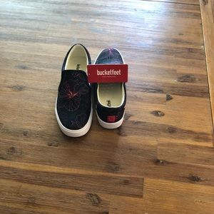 NWT Bucketfeet slip on shoes!